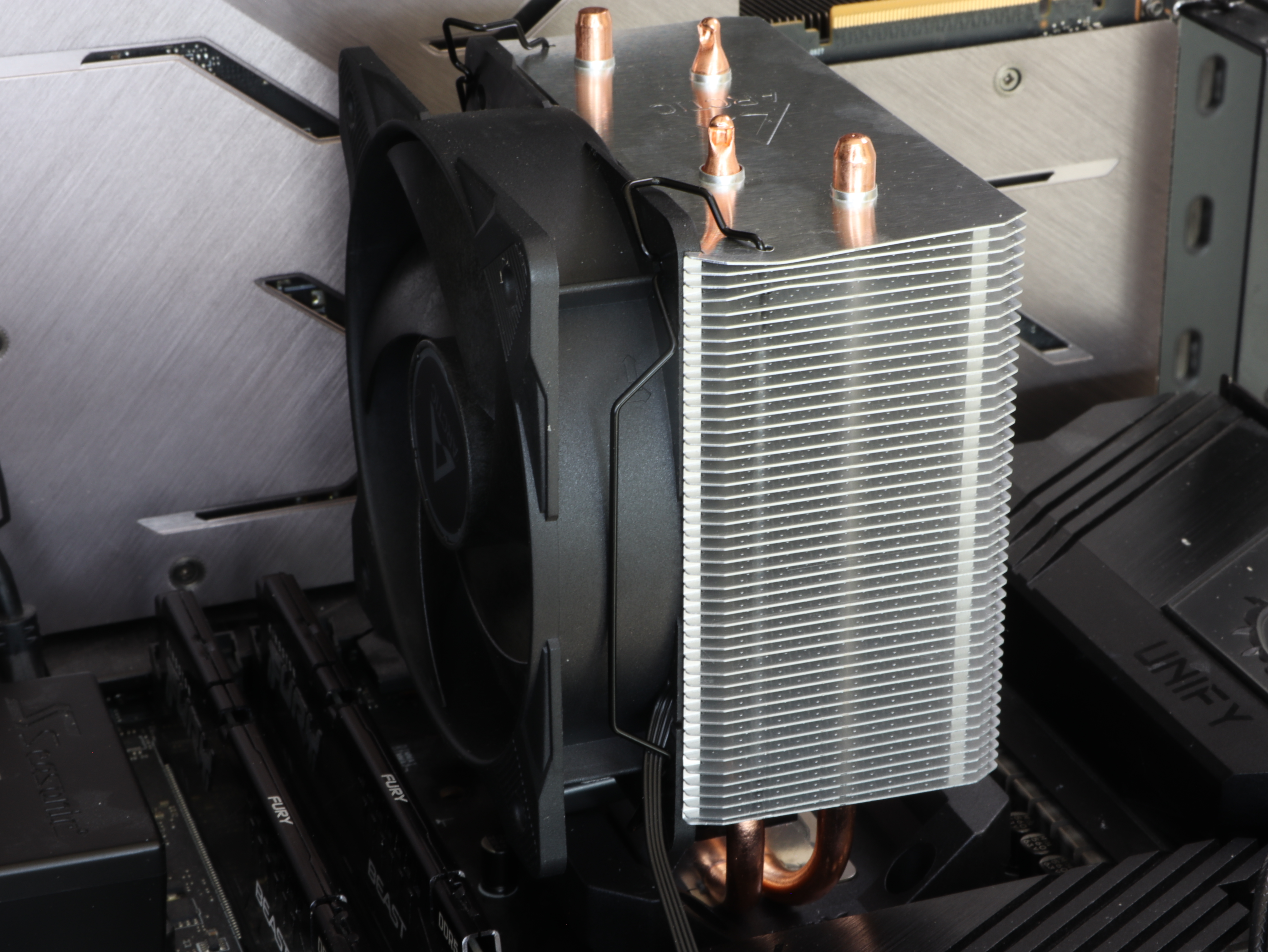 Arctic Freezer 8i CPU Intel compact cooler aircooler LGA1700 aircooling LGA1851.JPG